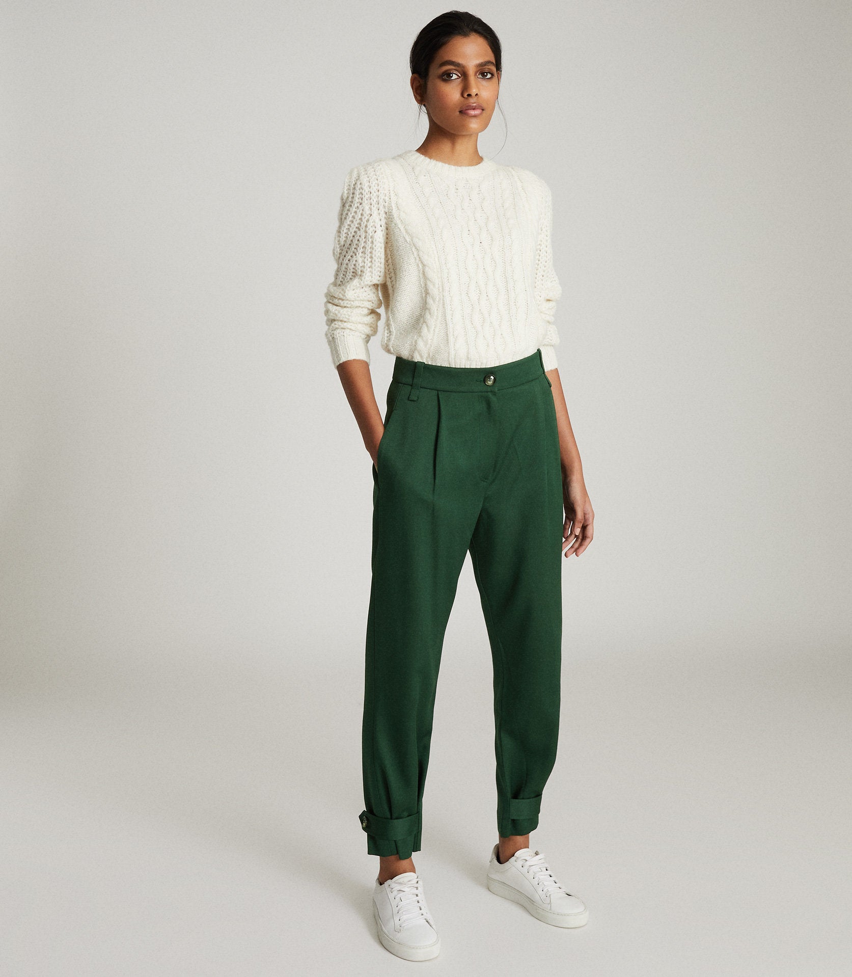 Reiss Duke - Pleat Front Tapered Trousers in Green, Womens, Size 8, Reiss  (Nov 2021)